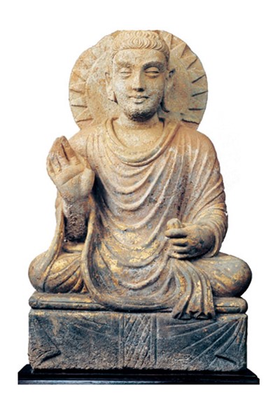 ““《仏陀坐像》(3-4世紀、平山郁夫シルクロード美術館蔵)