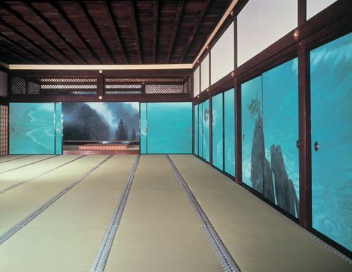 唐招提寺の御影堂内